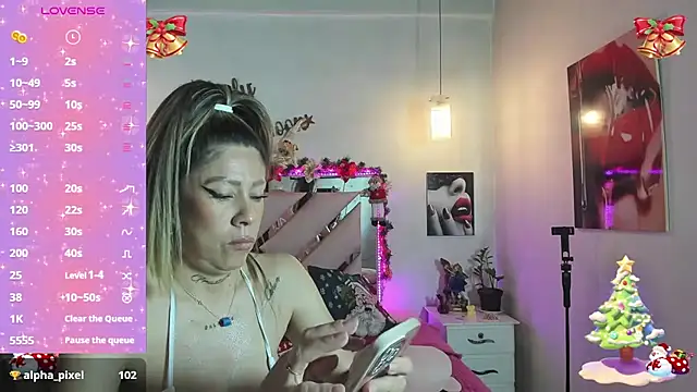 Karly_moon's cam snapshot