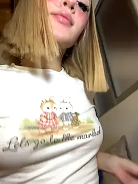 SweetBunnyGF's cam snapshot