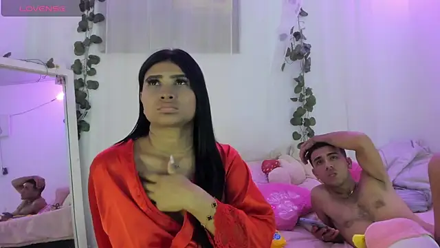 catalina_and_roger live sex cam