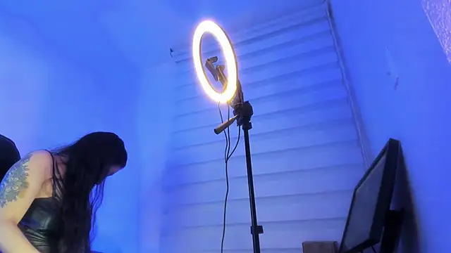 charlotte_joliedart's cam snapshot