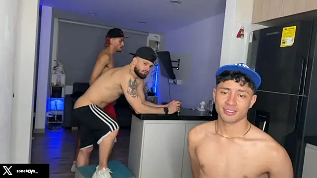 zoneboys's cam snapshot