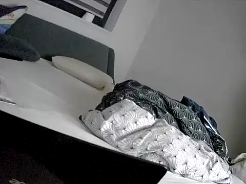 gryzoon's cam snapshot