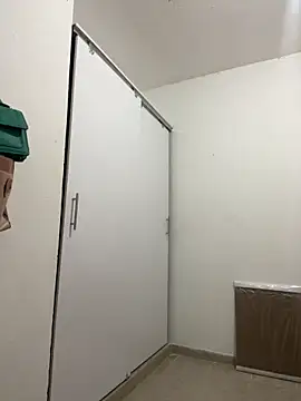 zaracollins01 live sex cam