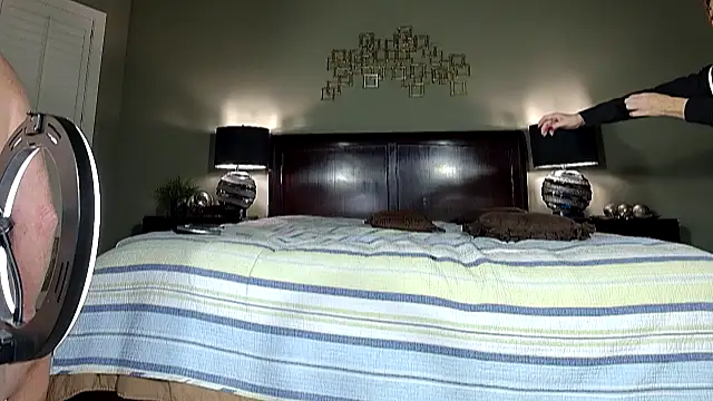 Hornylouisewil's web cam