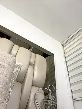 ALISSON_FOXXX1's cam snapshot