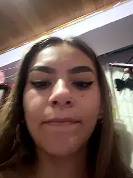 Yunaraa live sex cam