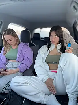 JulliaVegas live sex cam