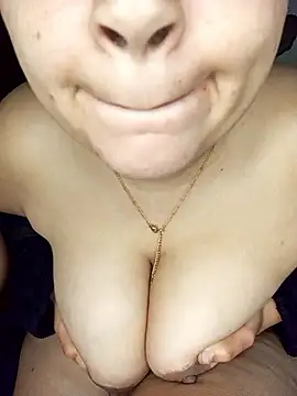 Mia-mrocia live sex cam