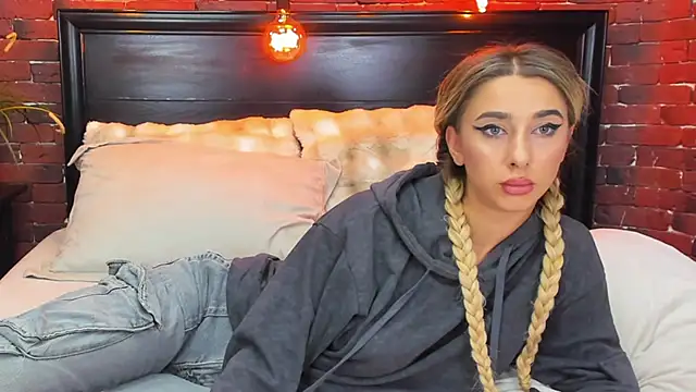 ChristynaRoss live sex cam