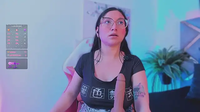 lucy_neil's cam snapshot