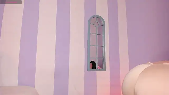 clover_tter_'s cam snapshot