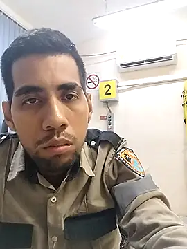 EnriquePersian197's cam snapshot