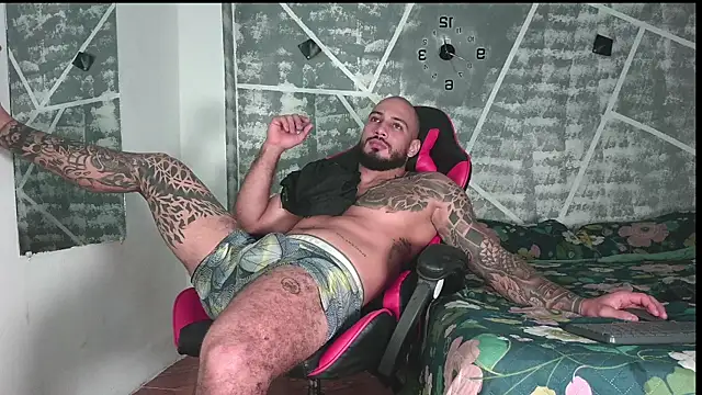 leonidas_18k's cam snapshot