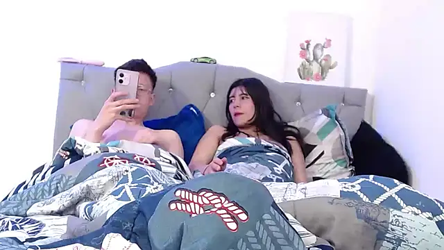 NAOMI-SENSUAL's cam snapshot