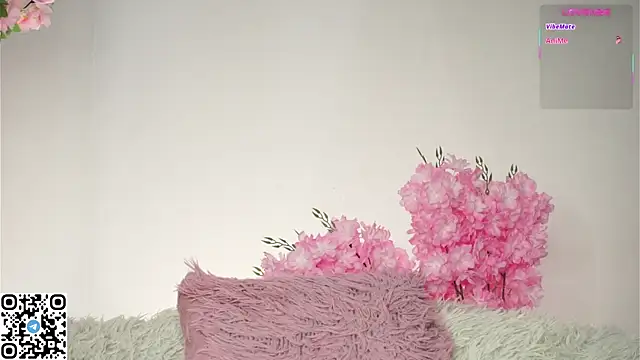 AmiLewis's cam snapshot