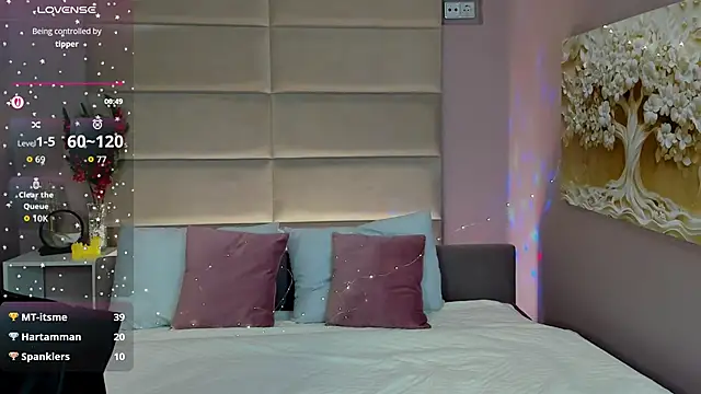 Adeline_Perle's cam snapshot