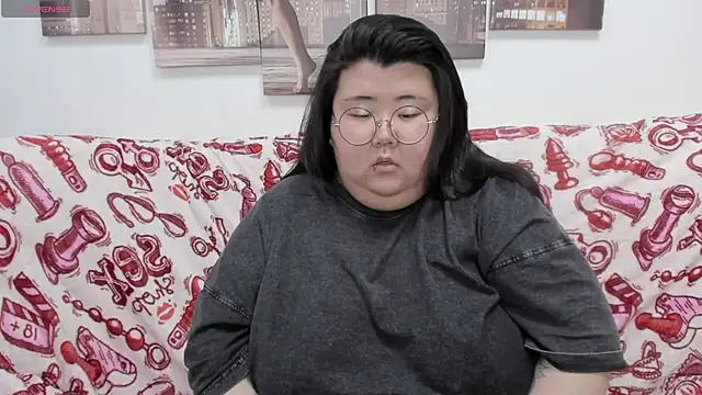 Nadine_asian's cam snapshot