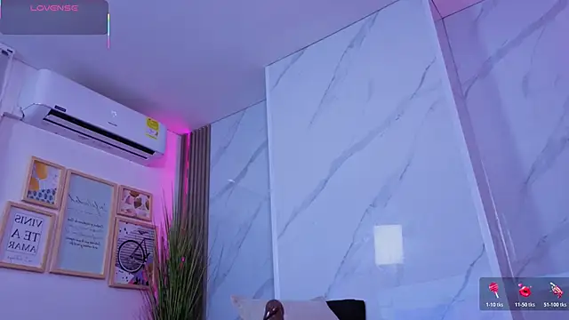 Chlooee__'s cam snapshot