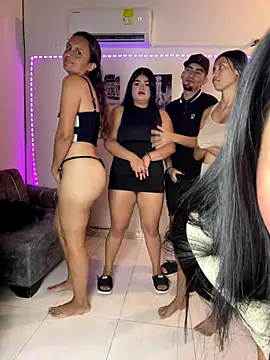 royalgirls_x's cam snapshot