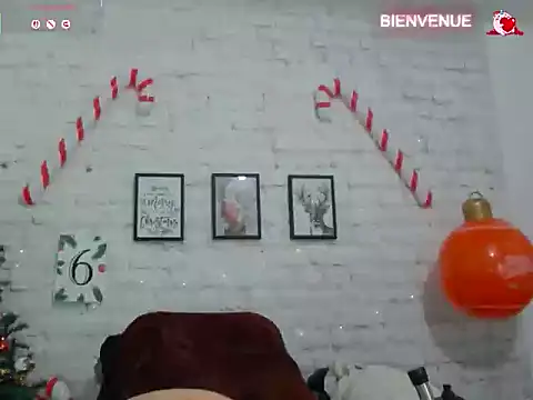 JuliaFrancaise's cam snapshot