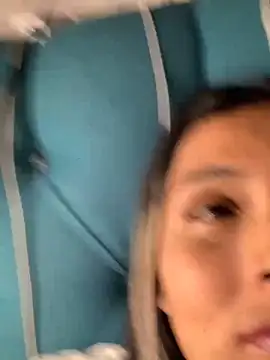 Cami_Leon2's cam snapshot