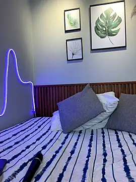 MIAROGGERSS's cam snapshot