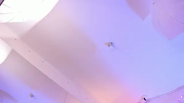 Lucerop_'s cam snapshot