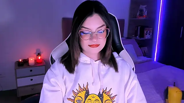 OphelianaRose33's cam snapshot