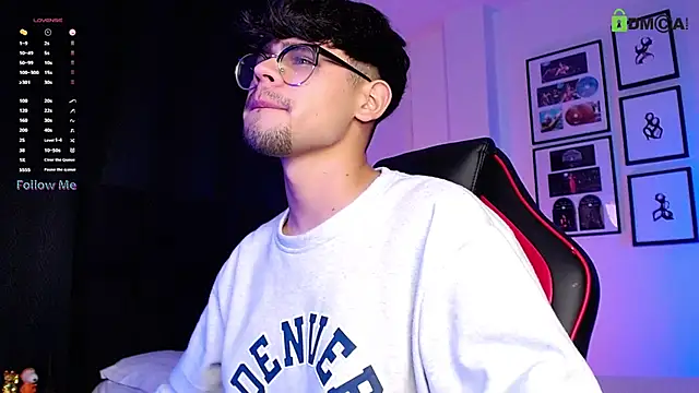 isaac-saenz's cam snapshot