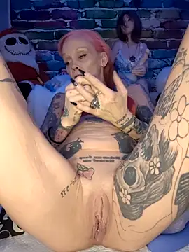 MommyMisfit's cam snapshot