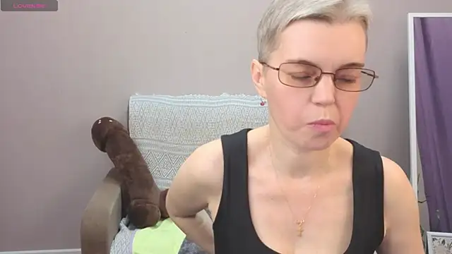 Cutie_Erikaa1's cam snapshot