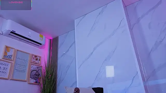 Chlooee__'s cam snapshot