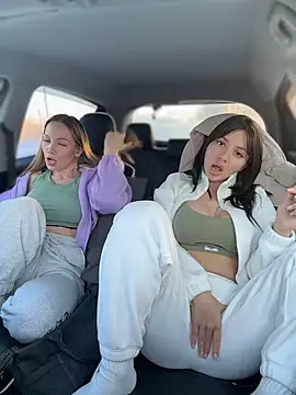 JulliaVegas live sex cam