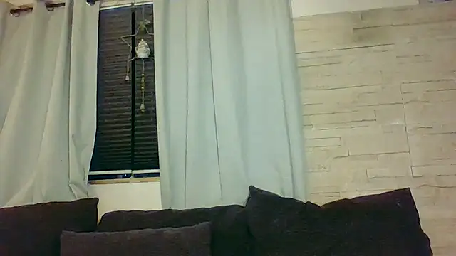 DevilsAngel13's web cam