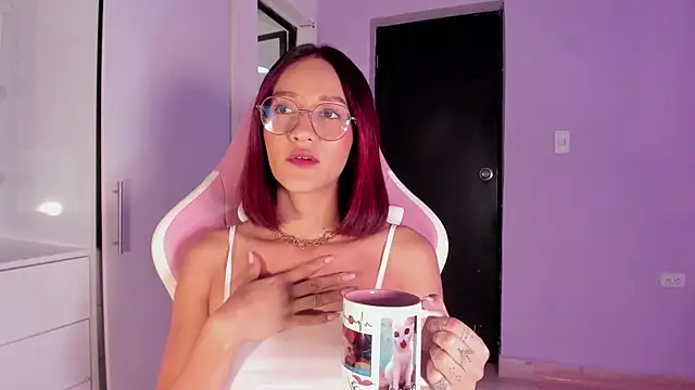 daphne_courtis's cam snapshot