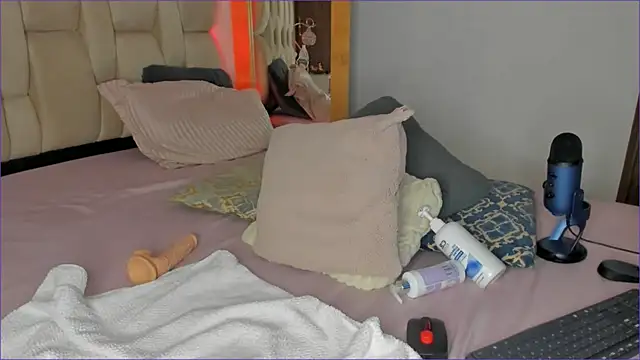 kayla-ada0's cam snapshot