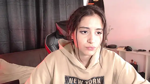 lizzy-c-e-e's cam snapshot