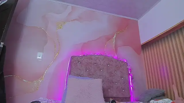 violet_taylor_'s cam snapshot