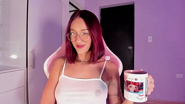 daphne_courtis's cam snapshot