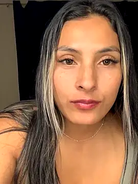 Cami_Leon2's cam snapshot