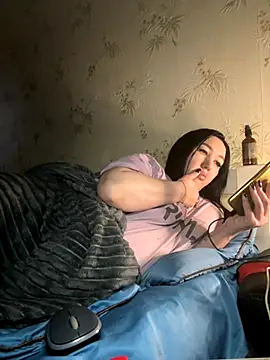 Naughtbaby_2025's cam snapshot