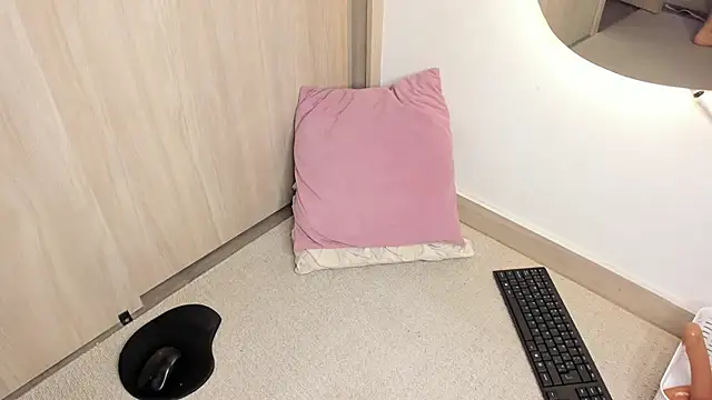 iam-ella18's cam snapshot