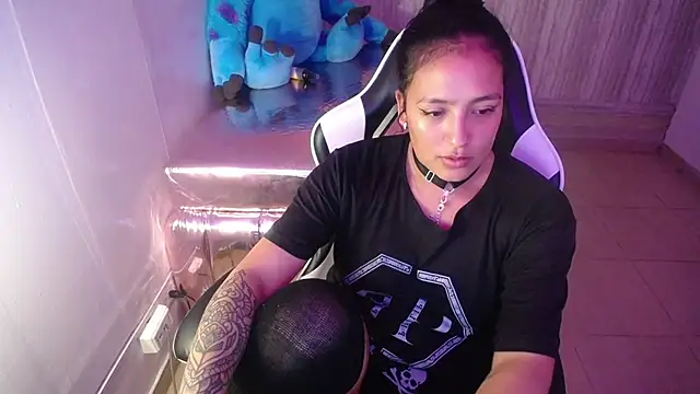 tamara_brown_t's cam snapshot