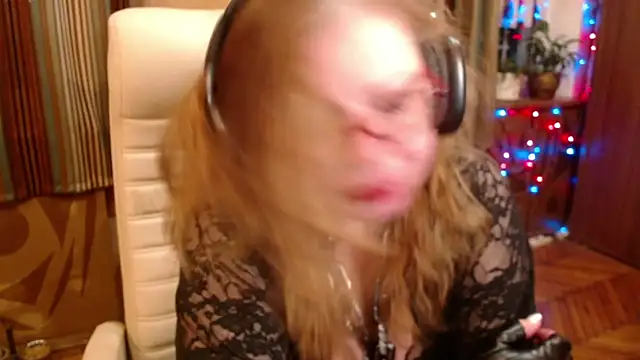 Miss_Tress's cam snapshot