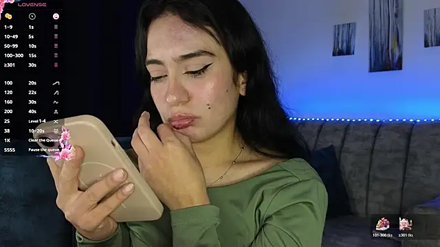 ZaraDames_'s cam snapshot