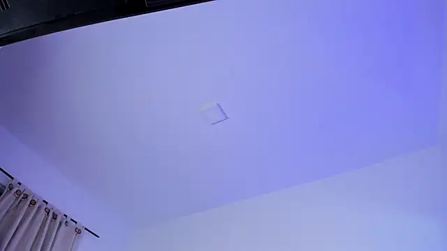 tyra_bankss_'s cam snapshot