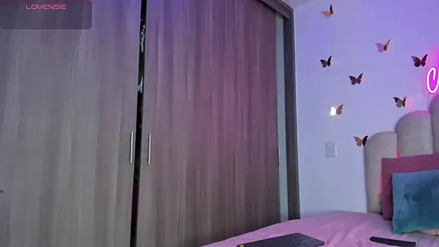 NaomiAsha's cam snapshot