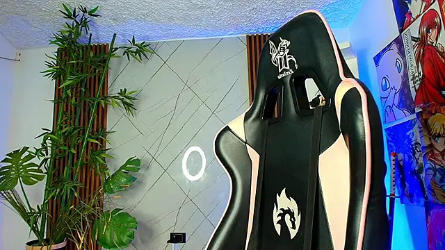 Victoria_Adams14's web cam