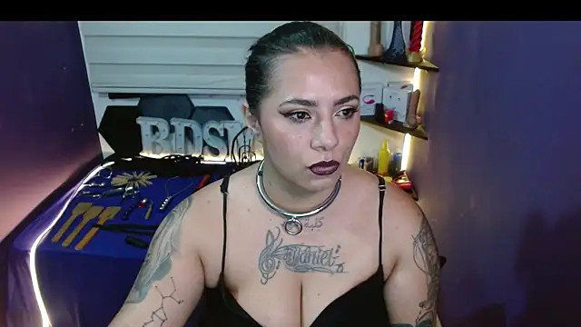 Alexa_Slavehot777's cam snapshot