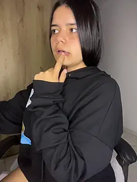 2Angela_'s cam snapshot